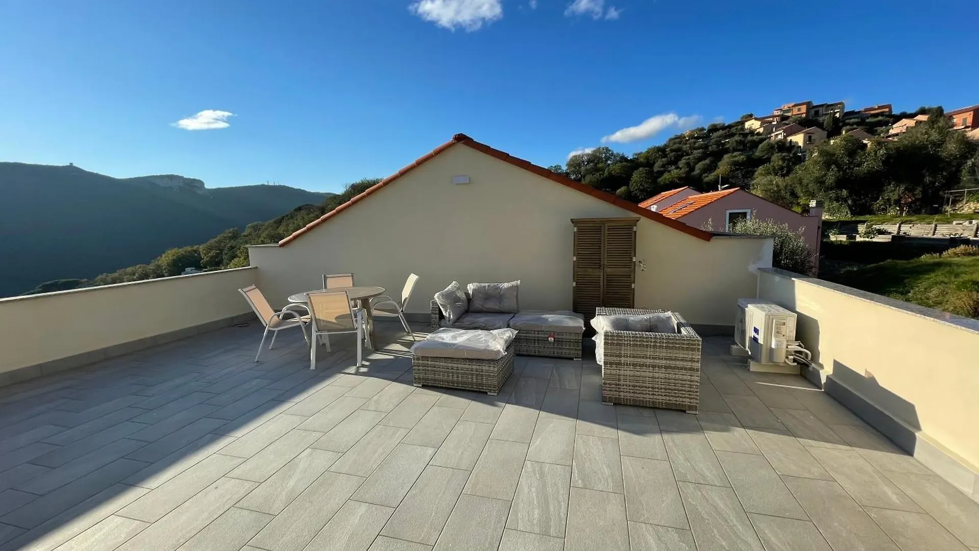 Villino Con Terrazzo Panoramico Villa Finale Ligure